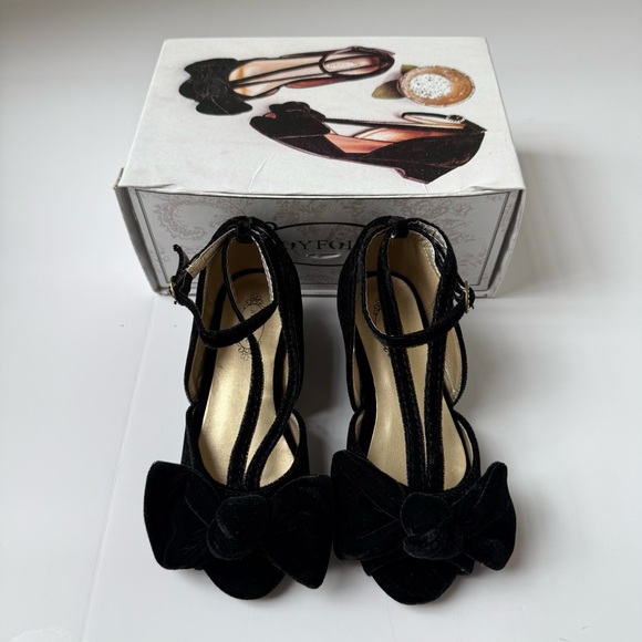 Girls Shoe Bundle 10 Pairs | Superga Vans Converse | Sizes 5.5–13 | NWOT Styles - Picture 9 of 14